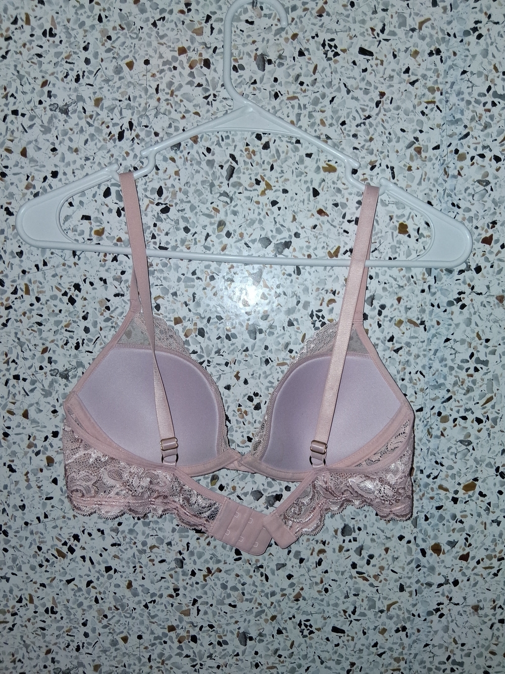 Women's Pepper Bra Size 38AA Pink Padded with Wires Adjustable Straps - Picture 3 of 3